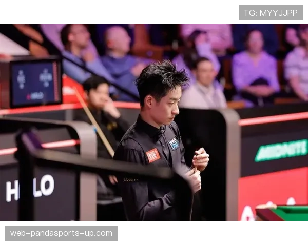 乔·杜马斯无球跑动撕裂防线，防守压制力改变活塞攻防节奏