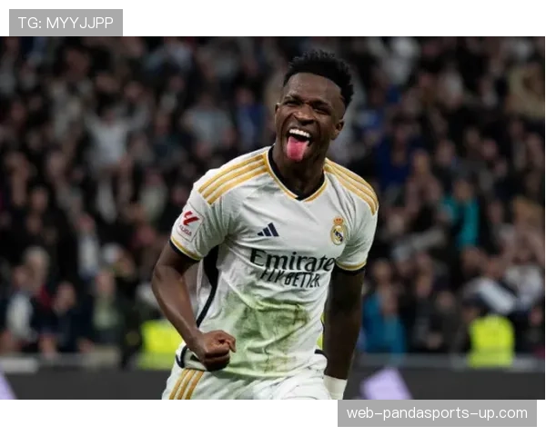 维尼修斯为何屡陷争议：比赛风格与关键战表现解析