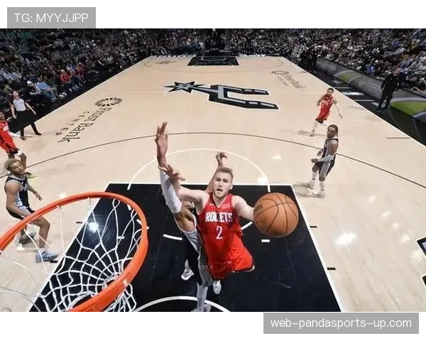 申京挡拆策应为外线射手制造空位，效率胜过上季